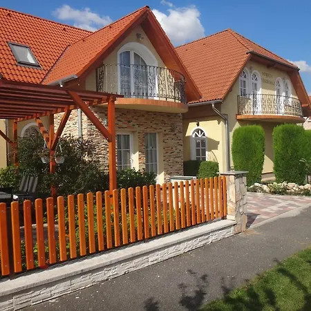 Patricia Panzio Bük